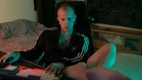 Snapshot of paul_razor chatting on 03-05-26, 02:02 Paul online show from 03-05-26, 02:02