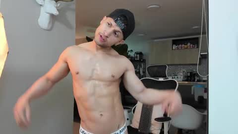 Snapshot of paul_reyborg chatting on 09-27-25, 02:38 Paul online show from 09-27-25, 02:38