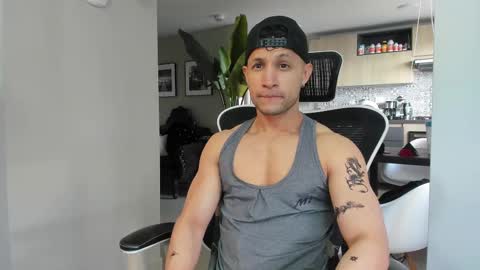 Snapshot of paul_reyborg chatting on 09-29-25, 01:16 Paul online show from 09-29-25, 01:16