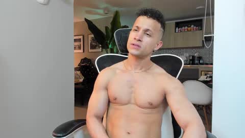 Snapshot of paul_reyborg chatting on 10-03-25, 12:40 Paul online show from 10-03-25, 12:40