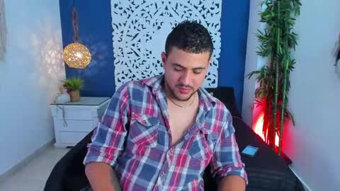 Snapshot of paul_rivera chatting on 05-12-26, 09:01 Paul Rivera online show from 05-12-26, 09:01