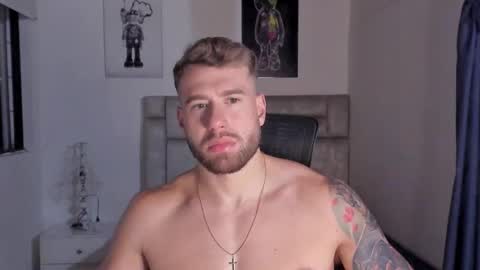 Snapshot of paul_roger chatting on 10-31-25, 07:42 PAUL ROGER online show from 10-31-25, 07:42