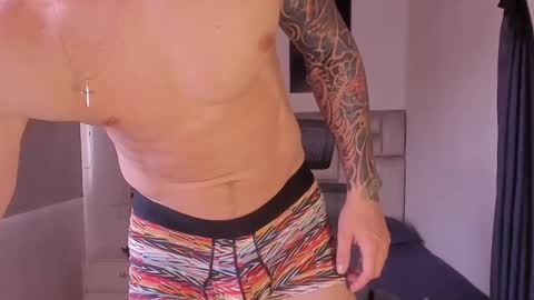 Snapshot of paul_roger chatting on 11-04-25, 12:48 PAUL ROGER online show from 11-04-25, 12:48