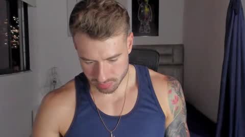 Snapshot of paul_roger chatting on 11-08-25, 02:12 PAUL ROGER online show from 11-08-25, 02:12