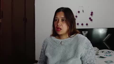 PAULA online show from 11-25-25, 05:07