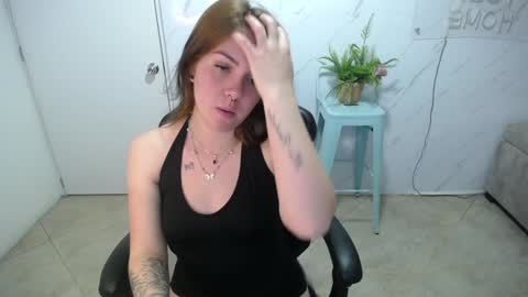 Snapshot of paula_b_ chatting on 12-29-24, 12:45 Paula online show from 12-29-24, 12:45