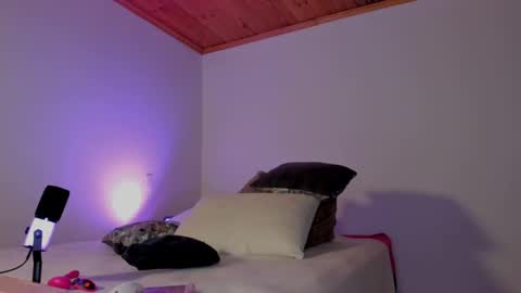 Paula perez - online show from 01-20-25, 02:01