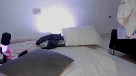 Paula perez - online show from 02-25-25, 04:03