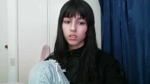 Snapshot of paulainblue chatting on 12-04-24, 12:52 online show from 12-04-24, 12:52