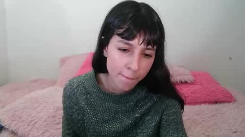 Snapshot of paulainblue chatting on 02-11-25, 05:37 online show from 02-11-25, 05:37