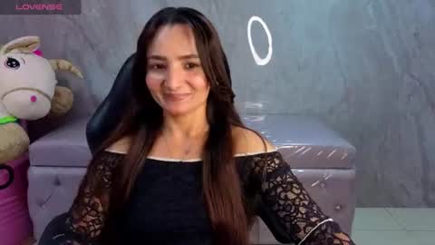 Snapshot of paulette37_a chatting on 06-17-26, 07:48 Paulette online show from 06-17-26, 07:48