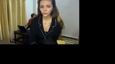 Isla  Chase online show from 12-12-24, 05:48