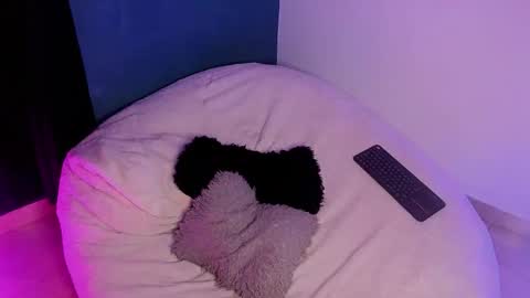 Paulina online show from 11-13-25, 04:00