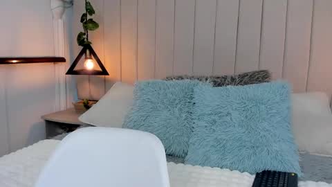 PAULINA  online show from 03-11-25, 08:53