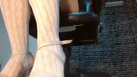 Paulina Rubio online show from 12-31-24, 09:50