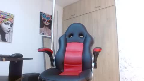 Paulina Rubio online show from 01-07-25, 10:19