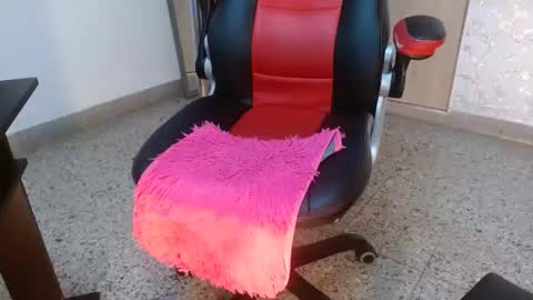 Paulina Rubio online show from 02-21-25, 10:37