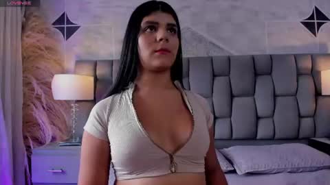 Paulina Belle online show from 06-12-26, 03:00