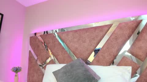 Paulina online show from 12-24-24, 12:33