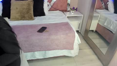 Paulina online show from 11-19-25, 11:32