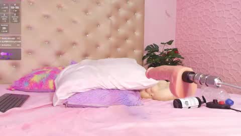 PaulinaSaennz online show from 02-08-25, 06:44