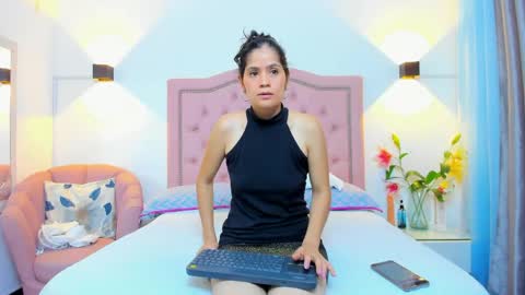 paulinavera online show from 05-11-26, 02:01