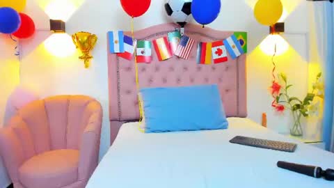 paulinavera online show from 06-22-26, 08:06