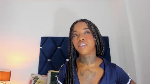 Pauline online show from 10-02-25, 01:23