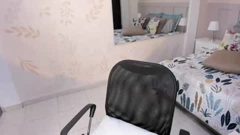 Pauline online show from 06-16-26, 02:03