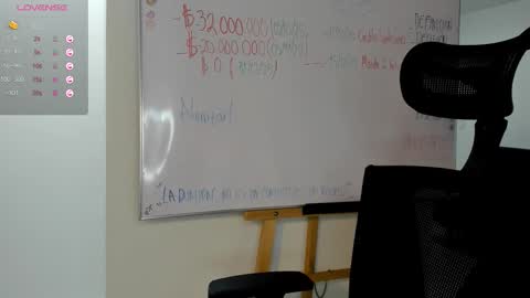 Snapshot of paulirose chatting on 10-06-25, 01:36 paulirose online show from 10-06-25, 01:36