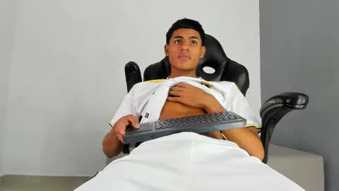 Snapshot of paull_cassidy chatting on 10-14-25, 08:20 Paull Cassidy online show from 10-14-25, 08:20