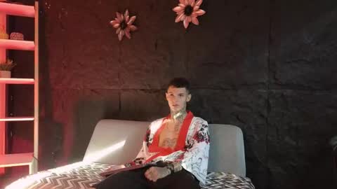 Paulo online show from 12-21-25, 08:49