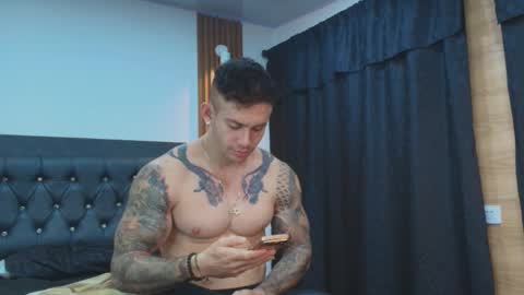 Snapshot of paulthompson_ chatting on 02-15-26, 12:58 Paul online show from 02-15-26, 12:58