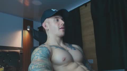 Snapshot of paulthompson_ chatting on 03-06-26, 05:04 Paul online show from 03-06-26, 05:04