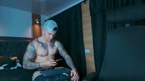 Snapshot of paulthompson_ chatting on 03-20-26, 05:34 Paul online show from 03-20-26, 05:34