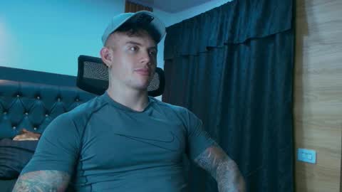 Snapshot of paulthompson_ chatting on 03-27-26, 05:24 Paul online show from 03-27-26, 05:24