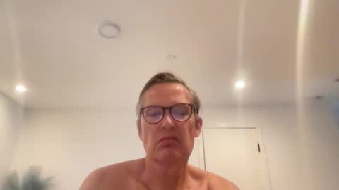 paulwill2377 online show from 03-31-26, 06:52