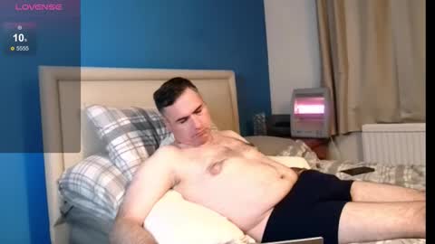 Snapshot of paulyandrew chatting on 03-25-26, 09:54 paulyandrew online show from 03-25-26, 09:54