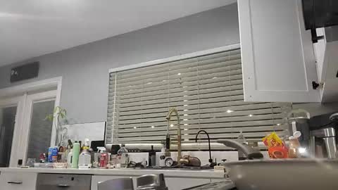 Pavone splash online show from 12-21-25, 12:29