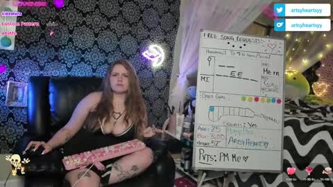 ArtsyHeartsyy online show from 12-10-24, 04:56