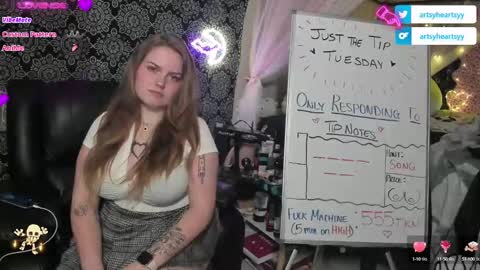 ArtsyHeartsyy online show from 12-11-24, 03:13