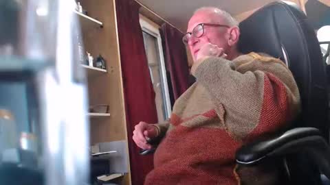 pc8474408 online show from 05-19-26, 06:25