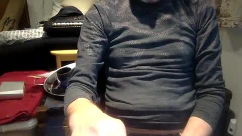 Snapshot of pea23 chatting on 01-18-25, 04:10 pea23 online show from 01-18-25, 04:10