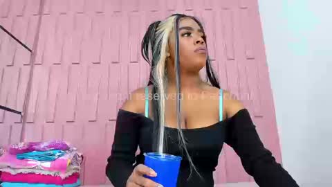 Snapshot of peachbrii chatting on 09-19-25, 02:07 Briana online show from 09-19-25, 02:07