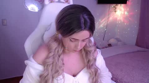 peacherry_ online show from 03-12-25, 01:36