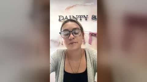 peachesncreampiezz online show from 06-24-26, 05:45