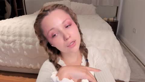 Lili online show from 12-03-25, 06:54