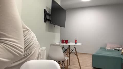 Peachy online show from 04-19-26, 05:45
