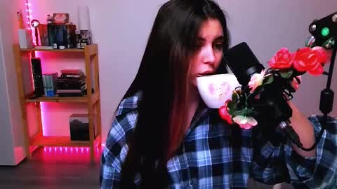 Snapshot of peachybabe__ chatting on 10-14-25, 02:29 Peachy online show from 10-14-25, 02:29