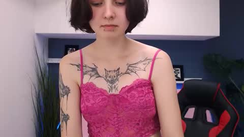 peachydreamm online show from 10-11-25, 06:17